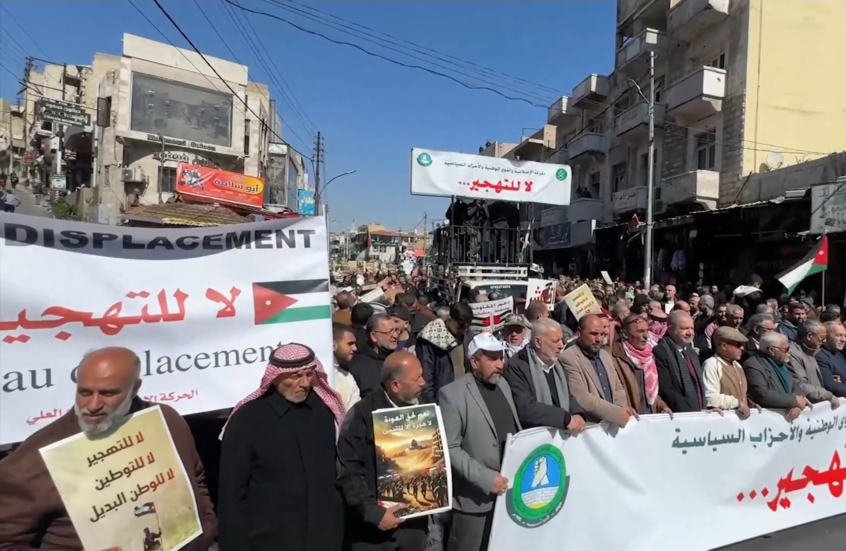 مظاهرة في عمان احتجاجا على تهجير الفلسطينيين من غزة والضفة الغربية