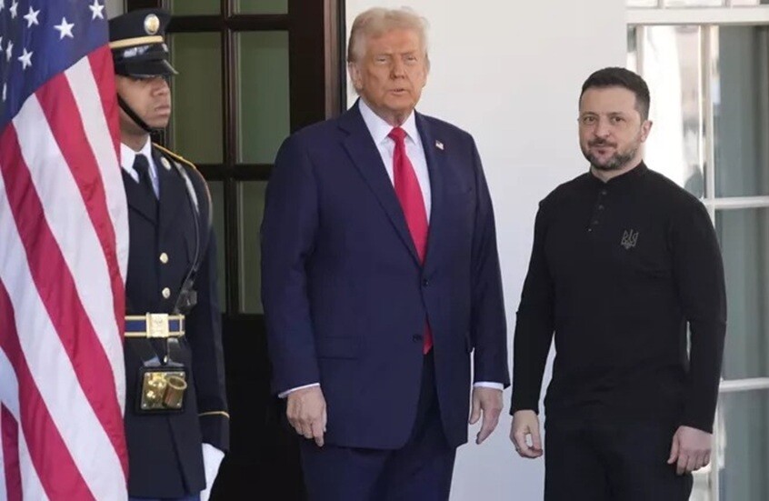 ترامب يعرب عن أسفه لتدخل الولايات المتحدة في الأزمة الأوكرانية