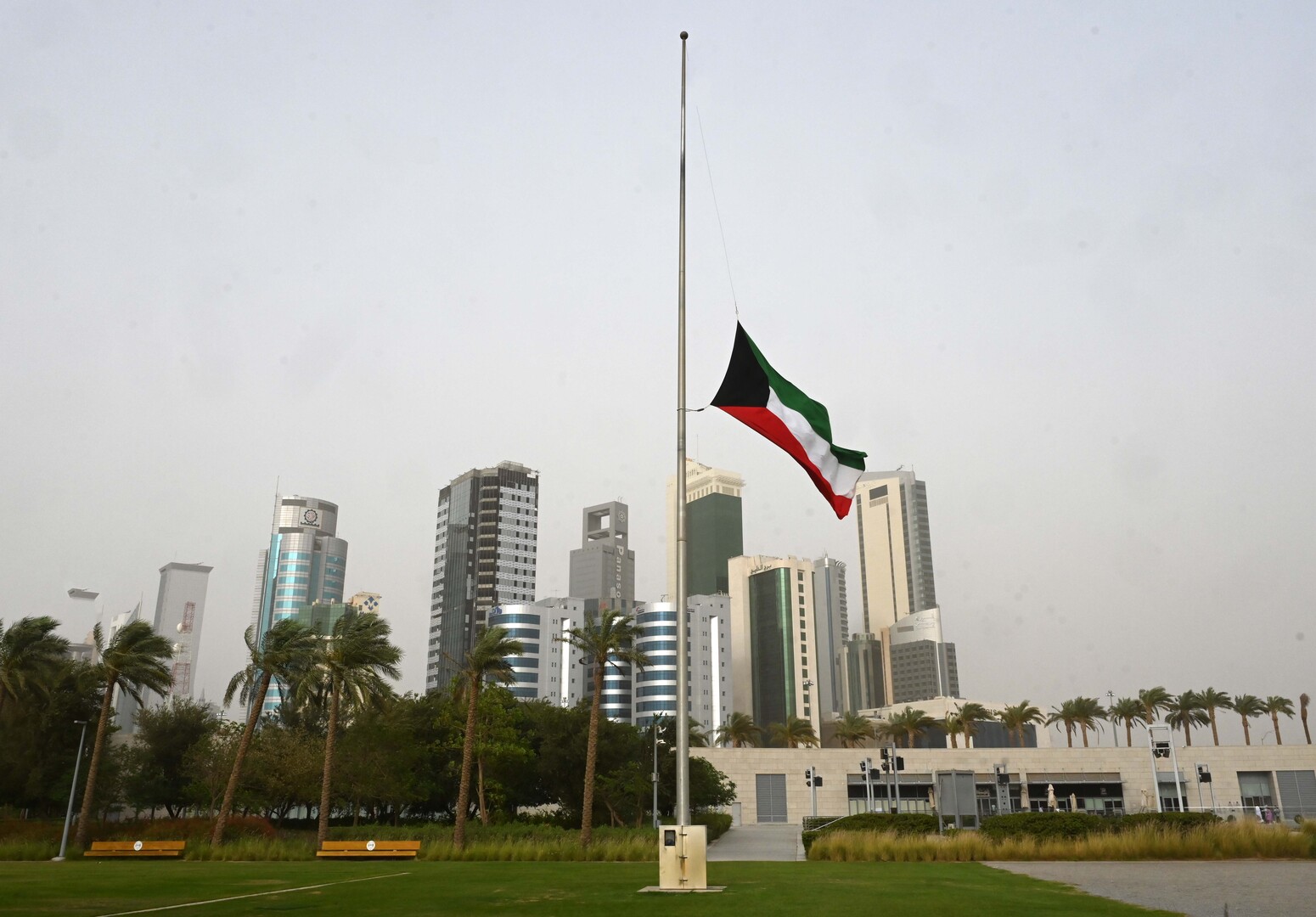 الكويت.. مرسوم أميري بتعيين الشيخ عبدالله السالم وزيرا للدفاع (صورة)