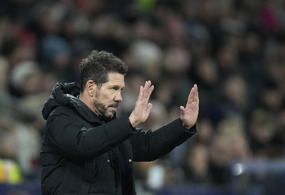 سيميوني بعد تعادل أتلتيكو مع ريال مدريد: برشلونة هو أفضل فريق في "الليغا"