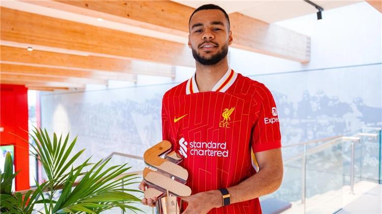 ليفربول يعلن عن أفضل لاعب في شهر يناير ويداعب محمد صلاح بعد خسارته الجائزة 