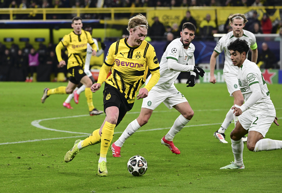 دورتموند يتعادل مع لشبونة ويبلغ ثمن نهائي دوري أبطال أوروبا