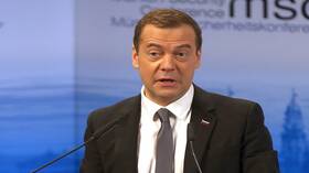 مدفيديف: وعد ماسك بإغلاق USAID خطوة ذكية