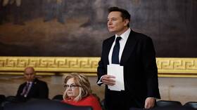 مدعون عامون من 12 ولاية أمريكية يطالبون بتقييد وصول وزارة إيلون ماسك إلى المعلومات