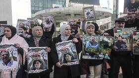 قوائم بأسماء الأسرى الفلسطينيين المقرر الإفراج عنهم اليوم