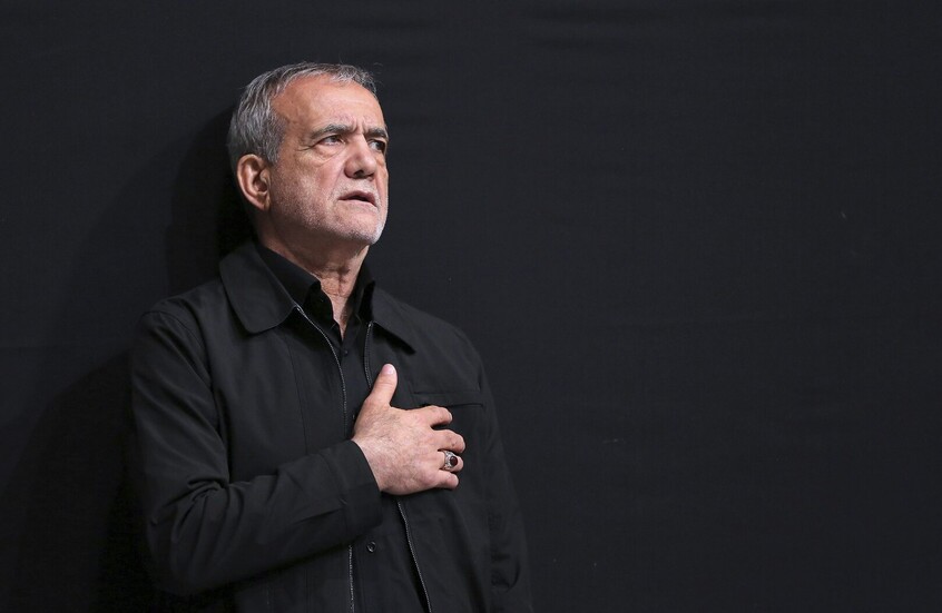 بزشكيان يؤكد التزامه بتوجيهات خامنئي بعدم التفاوض مع واشنطن تحت الضغط