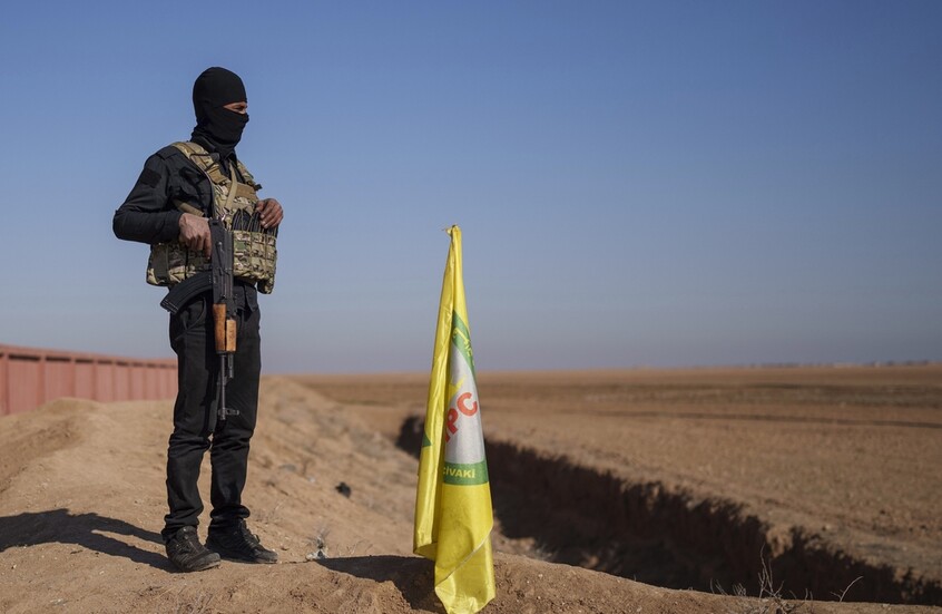 "تلفزيون سوريا": "قسد" تنفذ حملة اعتقالات واسعة في الرقة والحسكة