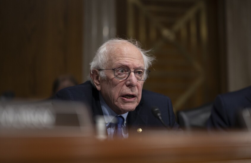 السيناتور الامريكي ساندرز: حكومة نتنياهو المتطرفة أوقفت كل المساعدات الإنسانية إلى غزة