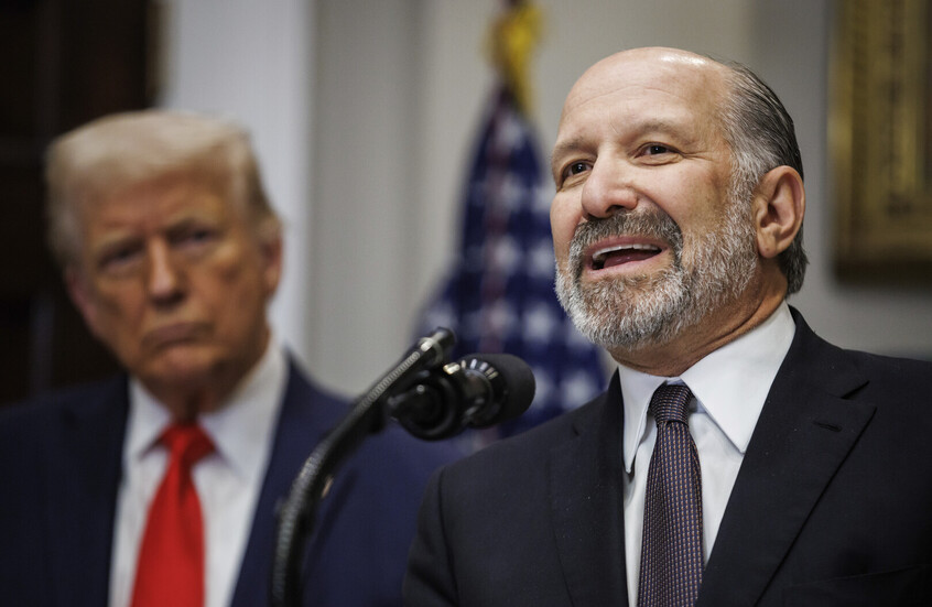 وزير التجارة الأمريكي: ترامب لا يستبعد الحلول الوسط مع كندا والمكسيك