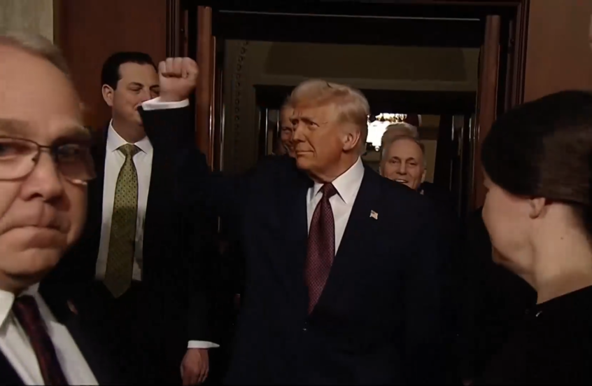 لحظة وصول ترامب إلى الكونغرس