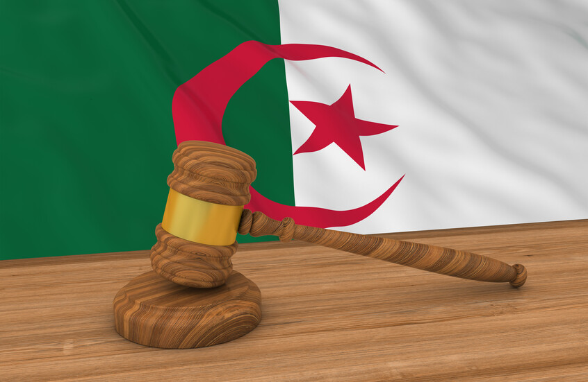 الجزائر.. قرار قضائي بحبس "مؤثرة" متهمة بعرض فيديوهات مخلة بالآداب