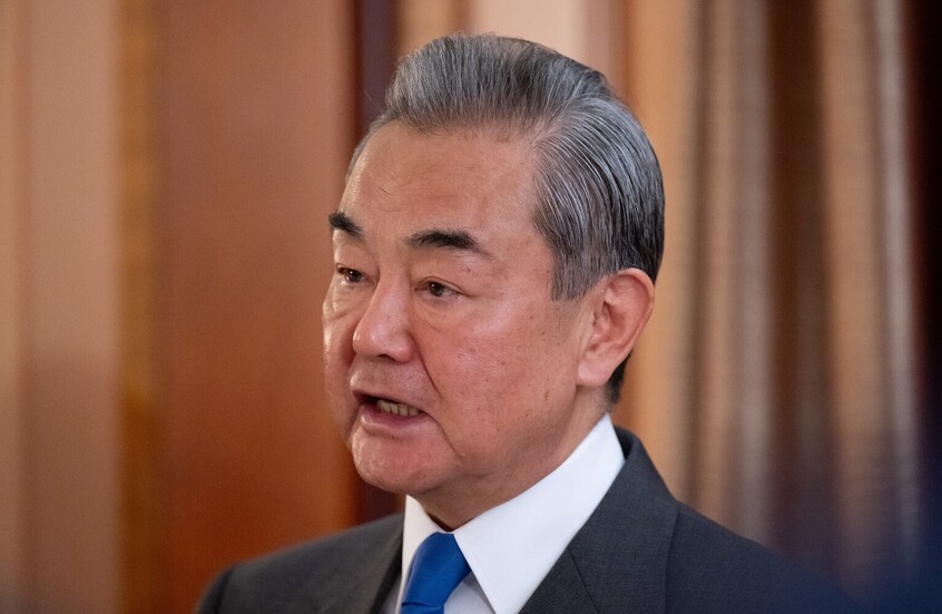 "واشنطن تواجه الخير بالشر".. بكين تؤكد تعهدها بالرد على رسوم ترامب