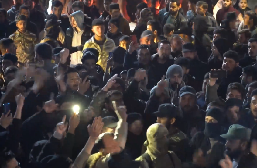 وقفة في إدلب دعما لقوات الحكومة السورية الانتقالية