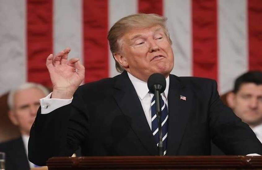 ترامب: واشنطن تدرس خيارين لحل القضية النووية الإيرانية