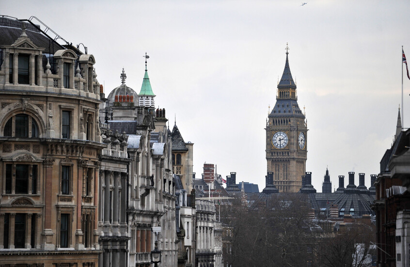سفير روسي: بريطانيا بمفردها لا تستطيع أن تعوض دور الولايات المتحدة في دعم أوكرانيا
