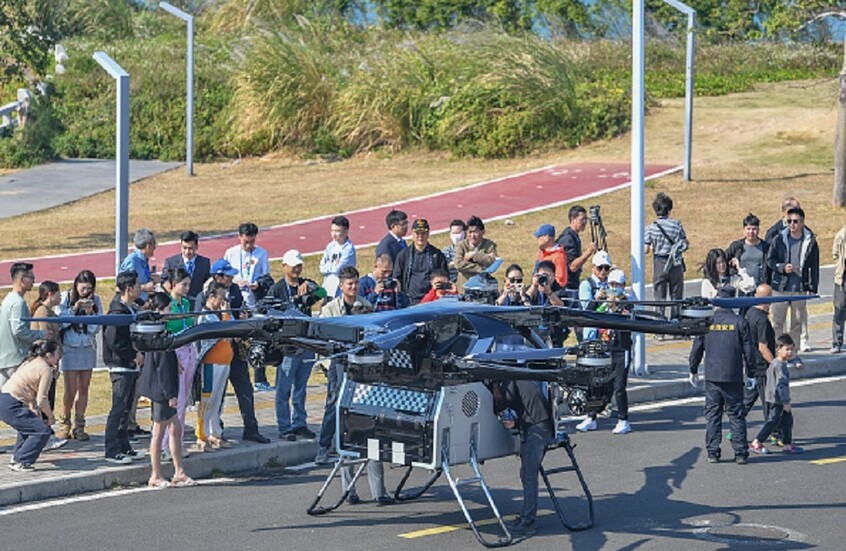 بالفيديو.. الصين تعلن عزمها إطلاق الإنتاج الضخم للسيارات الطائرة في 2026