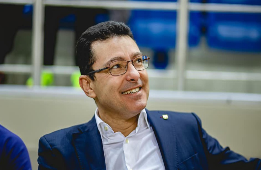 من هو كارليس مينيارو الذي فجع برشلونة برحيله قبيل انطلاق مواجهة أوساسونا؟