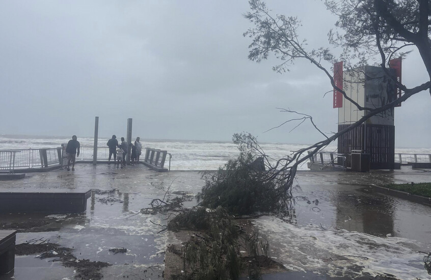 إعصار "ألفريد" يضرب أستراليا ويخلف كوارث (فيديو)