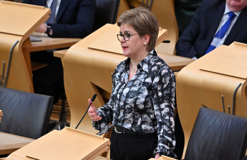 نيكولا ستورجن تتنحى عن منصبها كعضو في البرلمان الاسكتلندي