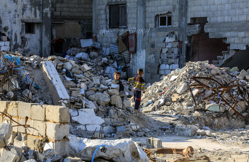 ضابط إسرائيلي: قواتنا استخدمت فلسطينيين دروعا بشرية في غزة