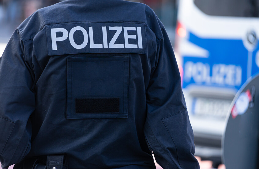 ألمانيا تحقق مع مشتبه بهم في تهم تتعلق بالعمل القسري والاتجار بالبشر بينهم أعضاء في "مافيا نيجيرية"