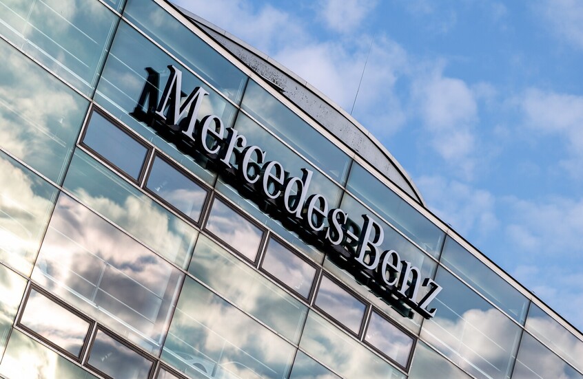 "مرسيدس" تلبس العباءة الأمريكية