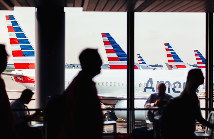 "تراتيل غامضة وصراخ عن الشياطين".. راكب يثير الذعر على متن طائرة أمريكية ويعتدي على الطاقم (فيديو)