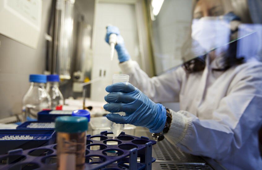 دواء فموي يظهر فعالية بنسبة 100% ضد فيروس إيبولا في التجارب