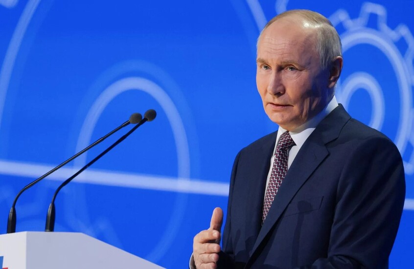 بوتين: الدول التي تحتفظ باحتياطاتها النقدية في بنوك الغرب بدأت تراودها الشكوك حول مصير أموالها