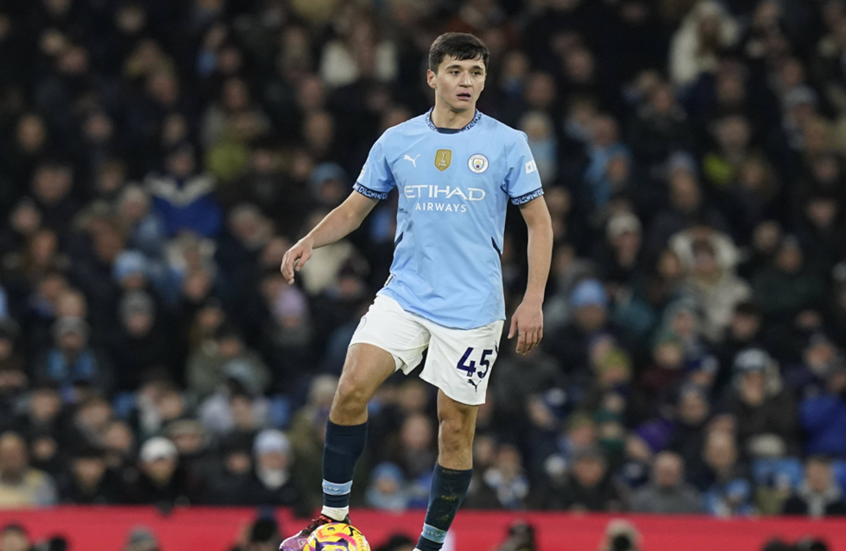 تقديرا لتألقه.. عبد القادر خوسانوف يتلقى هدية فاخرة بعد عودته إلى أوزبكستان (فيديو)