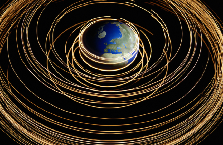 خطوة هامة نحو طاقة بلا حدود!.. إثبات إمكانية توليد الكهرباء من دوران الأرض