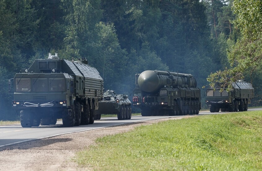 منظومة صواريخ "يارس" النووية الروسية العابرة للقارات تنفذ مناورات قتالية ليلية مكثفة