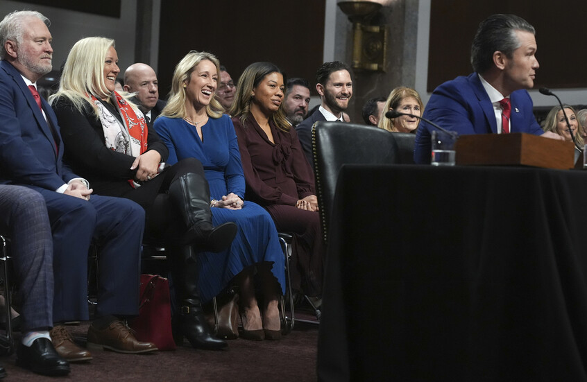 مكتب وزير الدفاع الأمريكي بيت هيغسيث يوضح منصب شقيقه الأصغر "فيل"