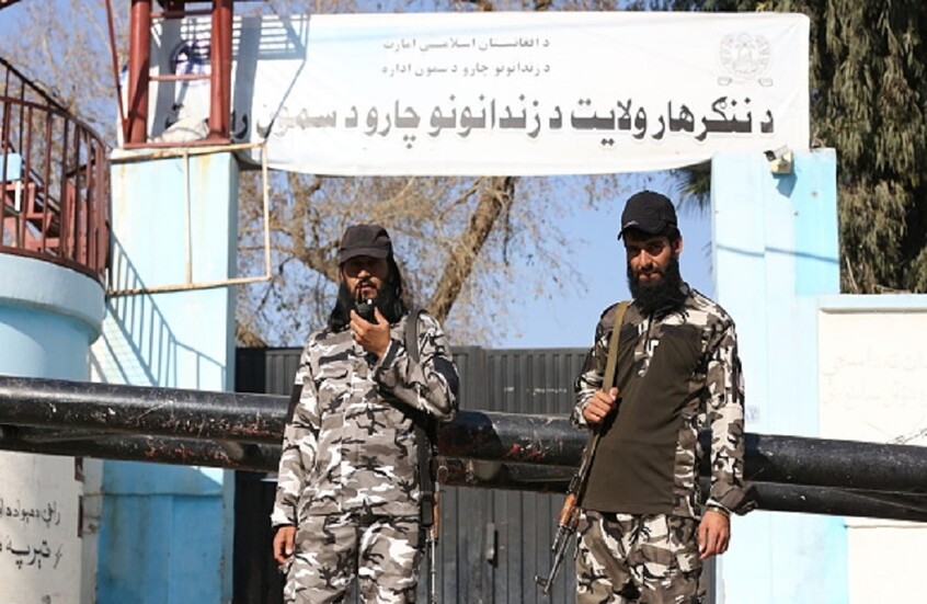 دور قطري في إطلاق سراح أمريكية احتجزتها "طالبان" بتهمة استخدام "درون" دون تصريح