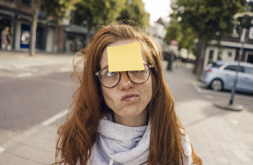 لماذا ننسى ما جئنا من أجله عند دخولنا غرفة جديدة؟.. العلم يجيب