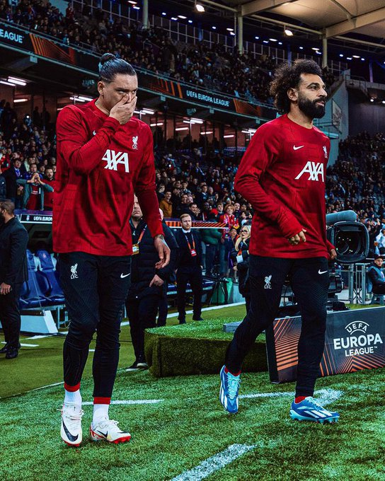 داروين نونيز الذي يدافع عنه محمد صلاح ويطلب من إدارة الريدز عدم التفريط به