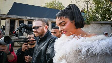 خارج الملعب