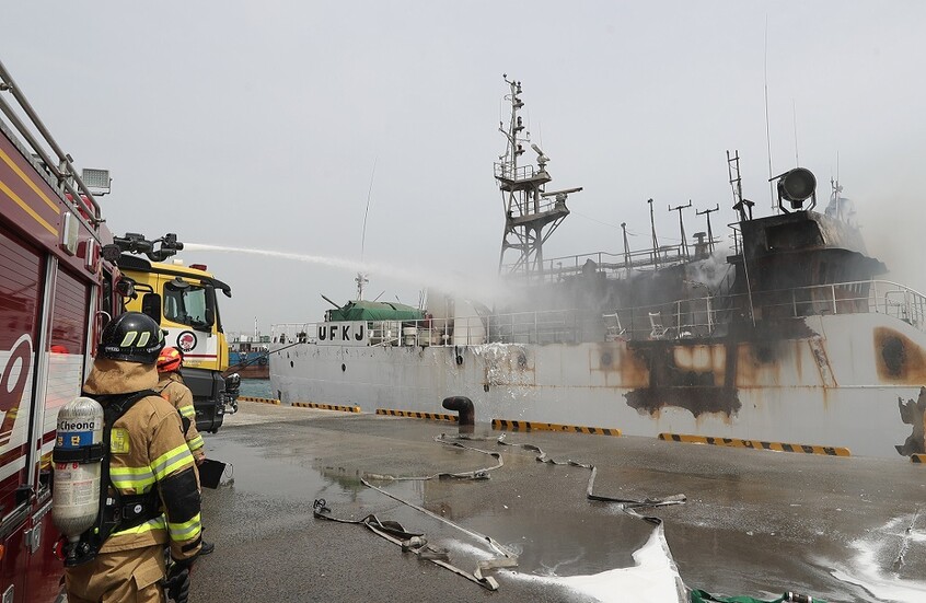 وفاة أحد المصابين بحريق على متن سفينة روسية قبالة سواحل كوريا الجنوبية