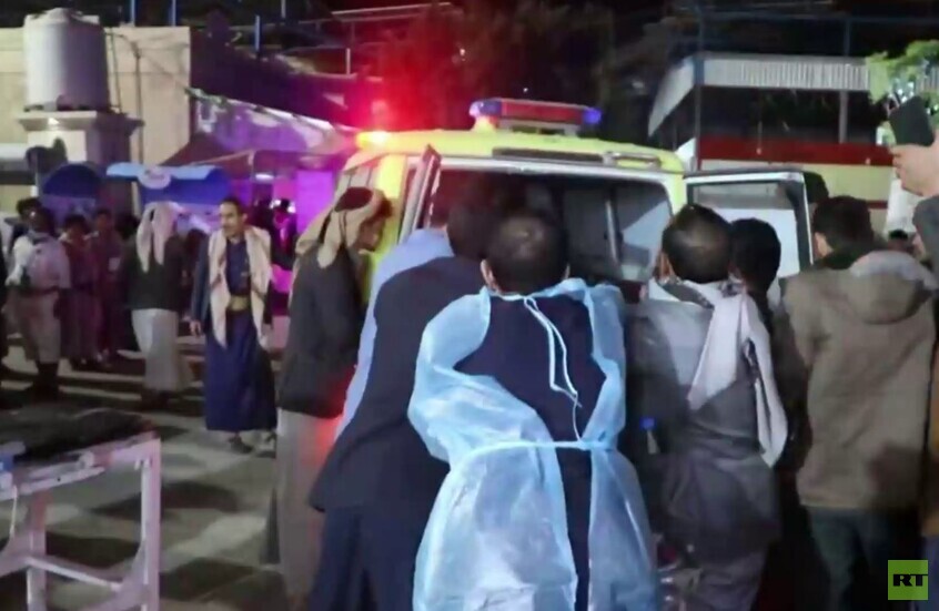 شاهد عمليات إسعاف وإنقاذ ضحايا القصف الأمريكي لمواقع الحوثيين في اليمن