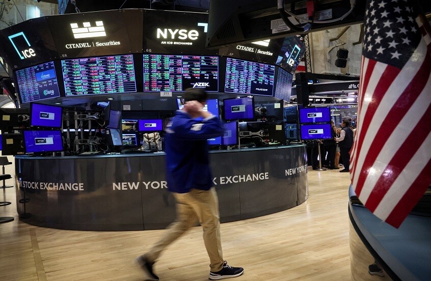 تراجعات حادة بسوق الأسهم الأمريكية