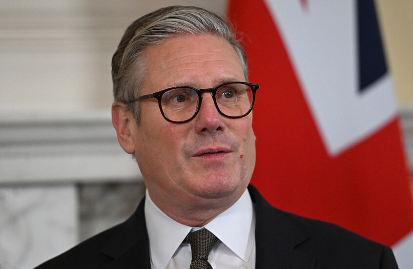 ستارمر يخفف القواعد البيئية لحماية صناعة السيارات في المملكة المتحدة