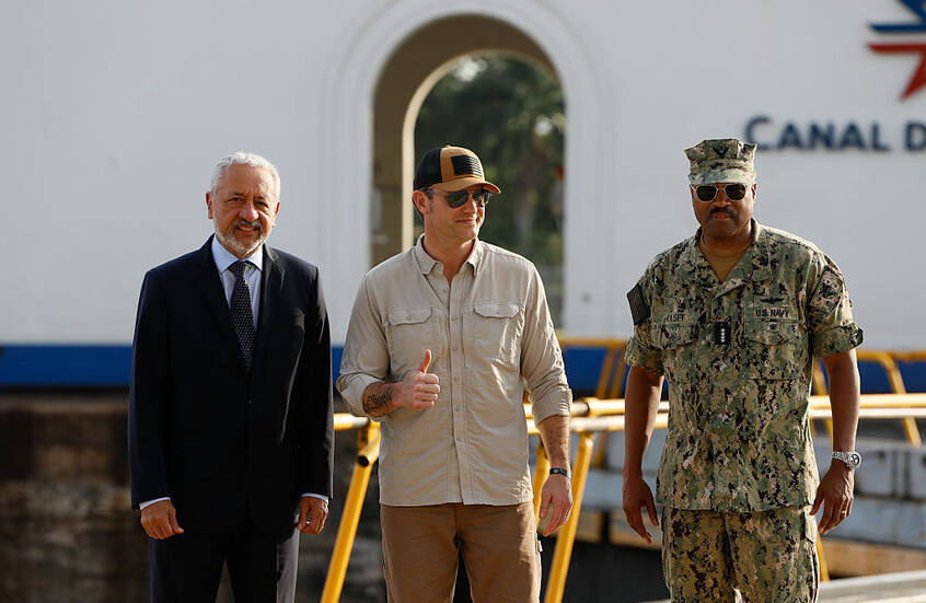 وزير الدفاع الأمريكي يتعهد بانتزاع قناة بنما من 