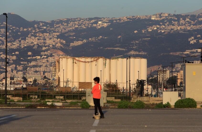 الحكومة اللبنانية تنفي صحة استخدام "حزب الله" مرفأ بيروت لتهريب السلاح