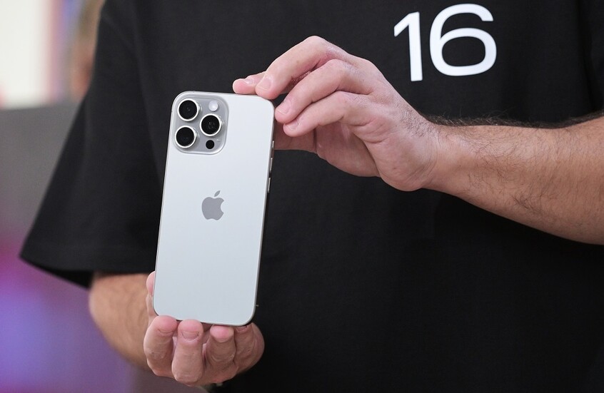 Apple تفقد مكانتها كأغلى شركة في العالم