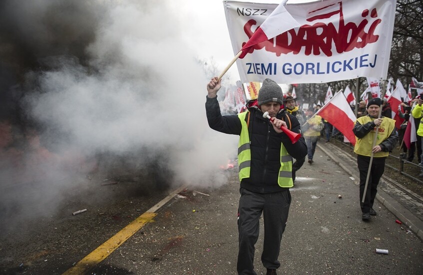 الاتحاد الأوروبي يرفض تمديد نظام الإعفاء الجمركي على الواردات الزراعية من أوكرانيا