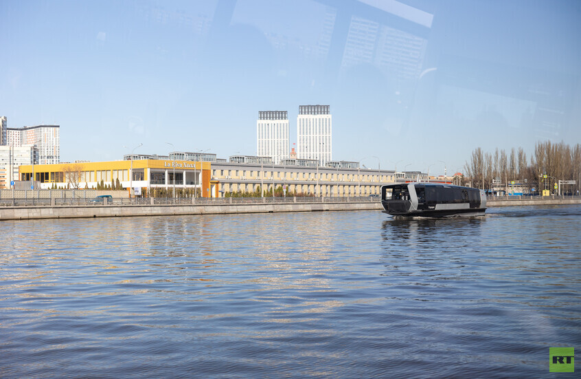 شركات عربية وصينية تبدي اهتماما متزايدا بالقوارب الكهربائية في موسكو 