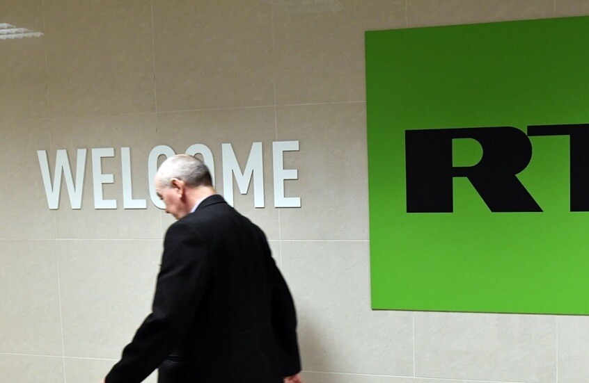 عقوبات زيلينسكي ضد الصحافة تطال مراسلي ومصوري RT