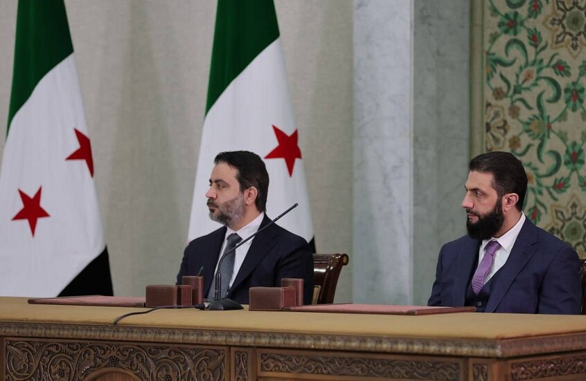 "سيلفي" للرئيس السوري أحمد الشرع ووزير الخارجية أسعد الشيباني تثير تفاعلا واسعا (صورة)