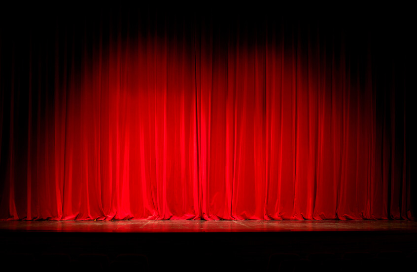 مصر.. وفاة منتج فني وممثل شهير والوسط الفني ينعاه