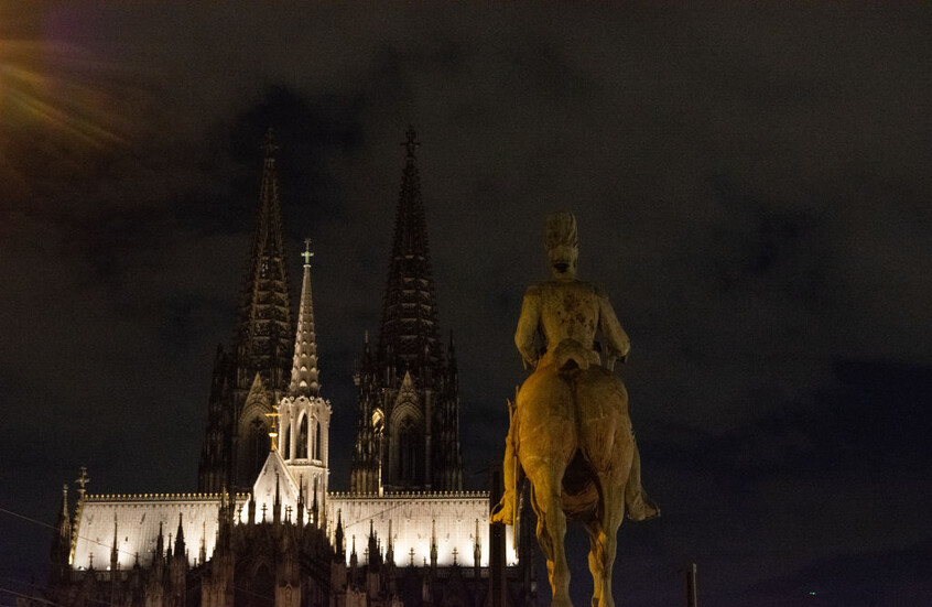 الشرطة الألمانية تعتقل شبانا حاولوا التسلق إلى كاتدرائية كولن الشهيرة